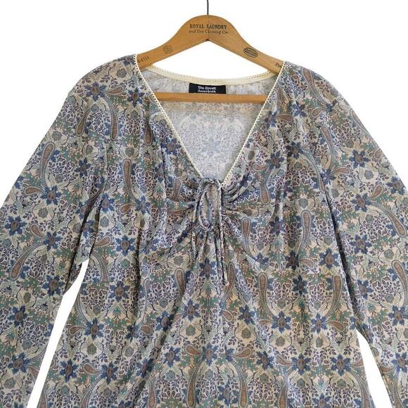 Vintage 2000s Paisley Print Top Plus Size 1X Bell Sleeve Tie Back Y2K Milkmaid - Picture 2 of 9